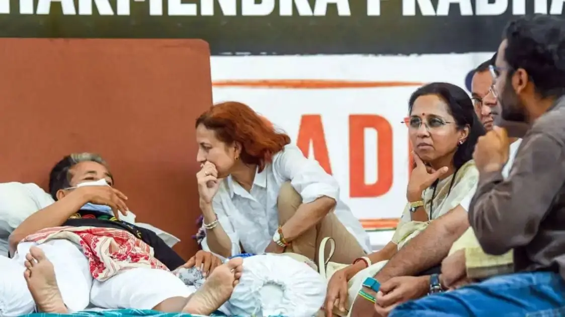 भूख हड़ताल के 21वें दिन सोनम वांगचुक अस्पताल में भर्ती, पत्नी बोलीं- मेरी सहमति के बिना इलाज न किया जाए